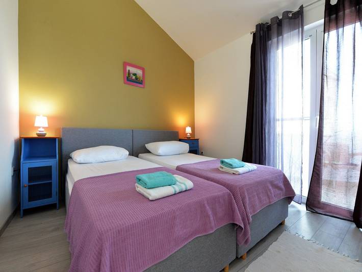 Ferienwohnung für 3 Personen, mit Meerblick und Balkon auf Murter - 2