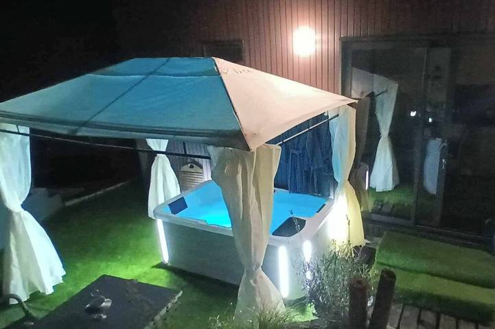 Gîte pour 2 personnes, avec jardin ainsi que jacuzzi et terrasse, animaux acceptés dans Wintzenheim-Kochersberg