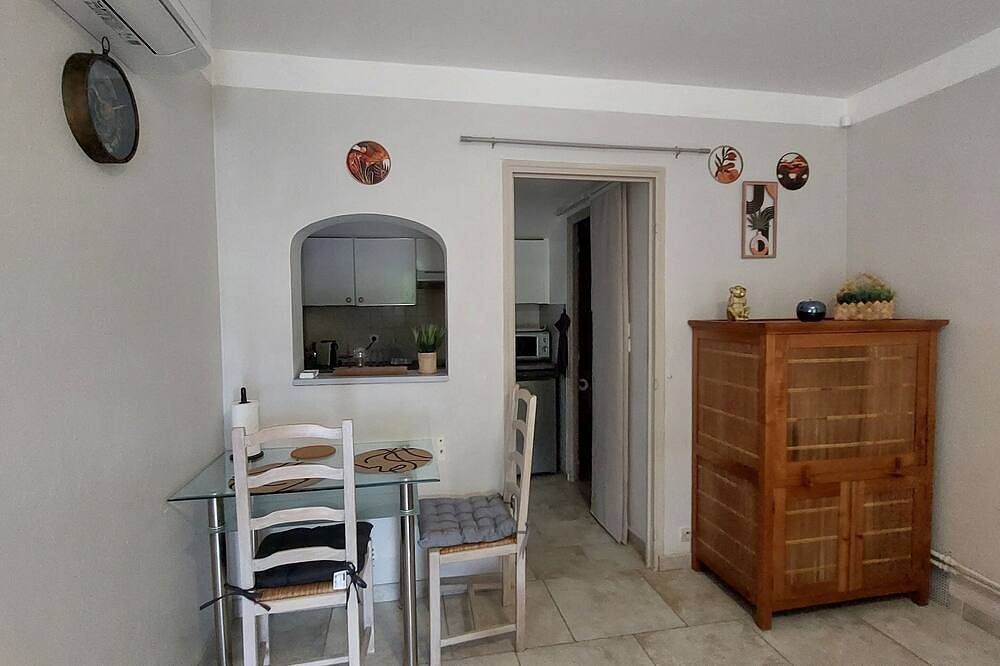 Entire apartment, Gîte Le Mûrier in Lauris, Parc naturel régional du Luberon