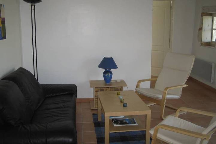 Gîte pour 4 personnes, avec jardin et piscine à Conne-de-Labarde - 3