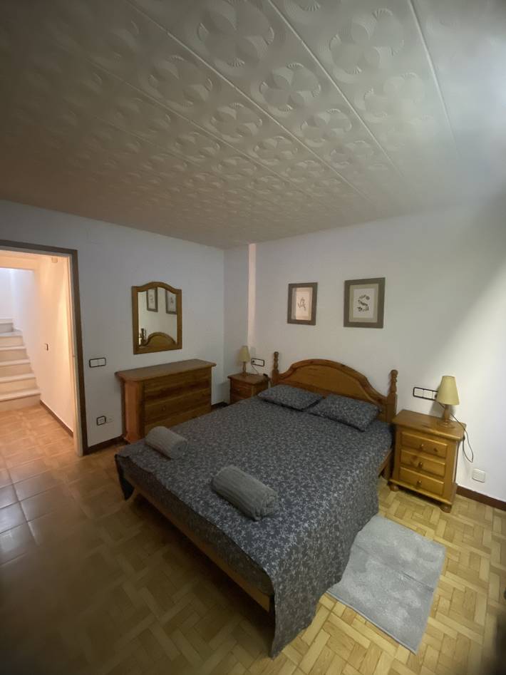 Chalet para 8 personas, con jacuzzi y piscina además de terraza y jardín en Cataluña - 2