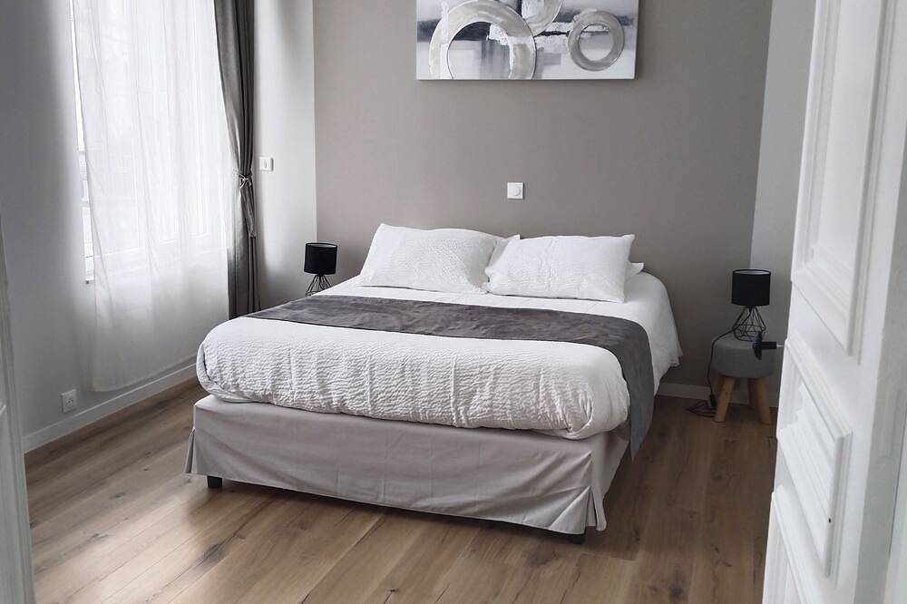 Entire apartment, B as in... Belle Epoque in Saint-Amand-les-Eaux, Valenciennes region