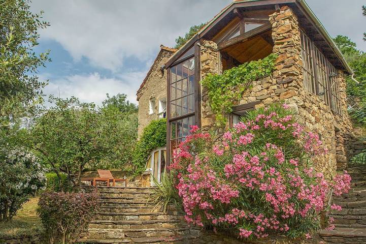 Location de vacances pour 4 personnes, avec jardin et terrasse, animaux acceptés à Saint-Julien (Hérault)