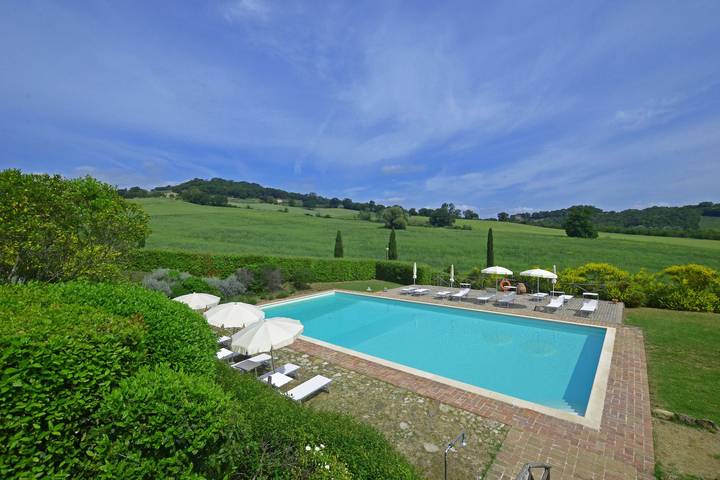 Casa vacanza per 5 persone, con piscina e giardino a Casole d'Elsa