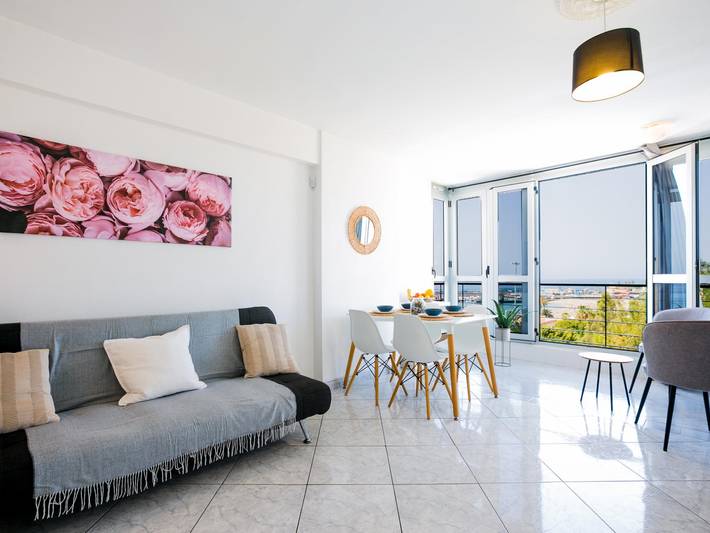Holiday apartment for 3 people, with pool and ocean view, child-friendly - 1