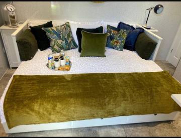 Log Cabin for 2 People in Bexley, London, Photo 4