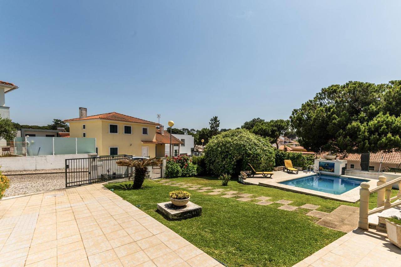 Villa with Private Pool in Praia do Meco, Sesimbra (Castelo)