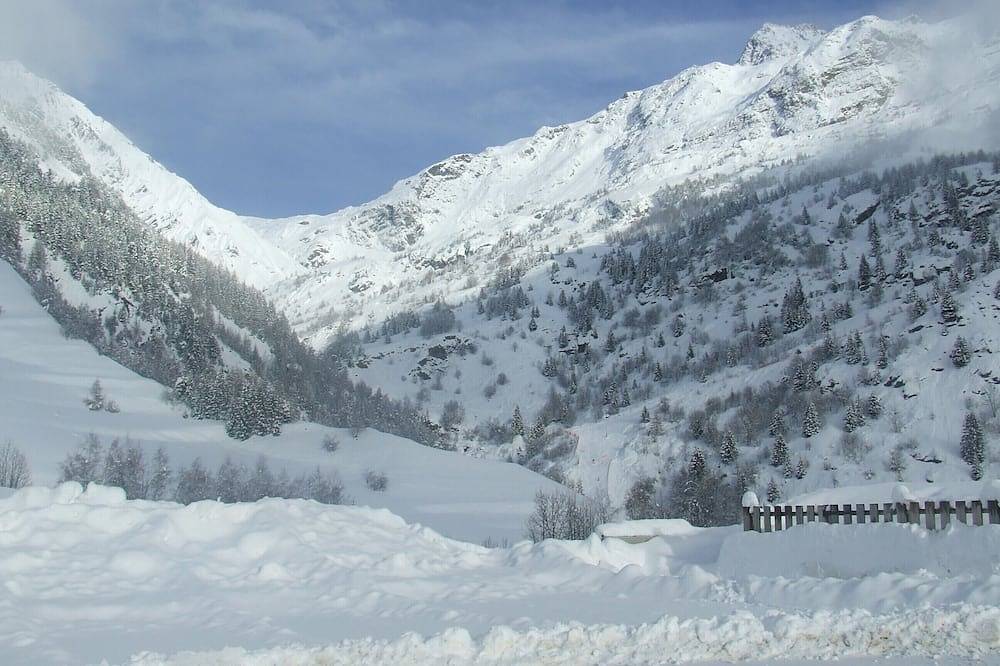 Entire apartment, Vaujany / alpesd'huez, Skiing, cycling (marmot / alp'd'huze) 20km col gland in Vaujany, Écrins National Park