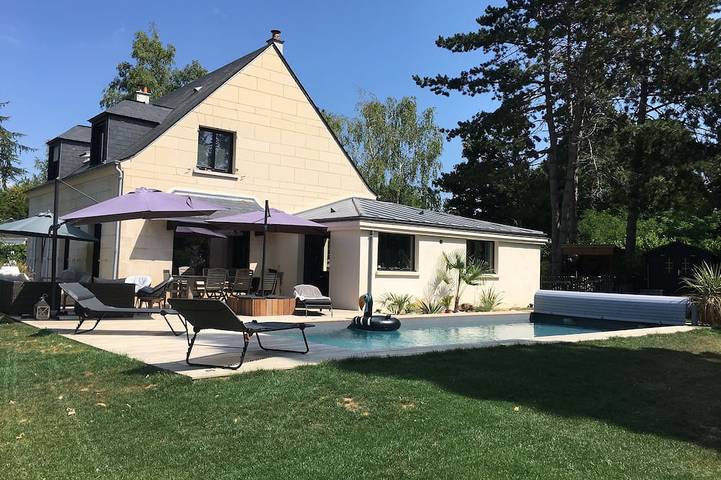 Location de vacances pour 8 personnes, avec Jardin à Noisy-le-Roi