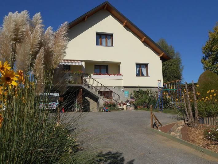 Gîte for 10 people, with garden and balcony - 1