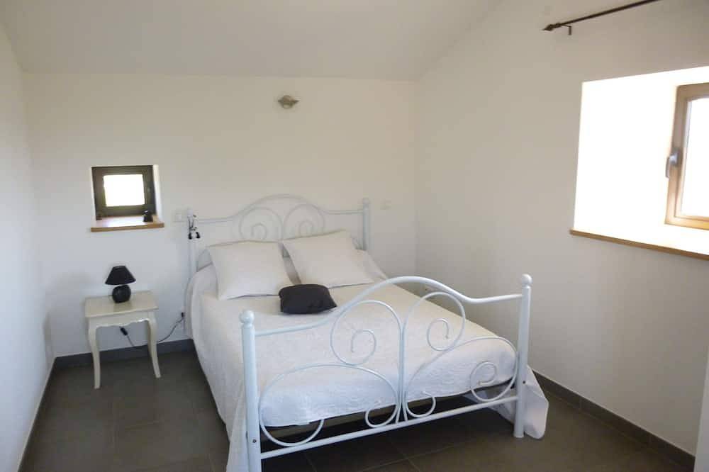 Fully air-conditioned stone villa with panoramic views and private pool. in Labeaume, Ardèche