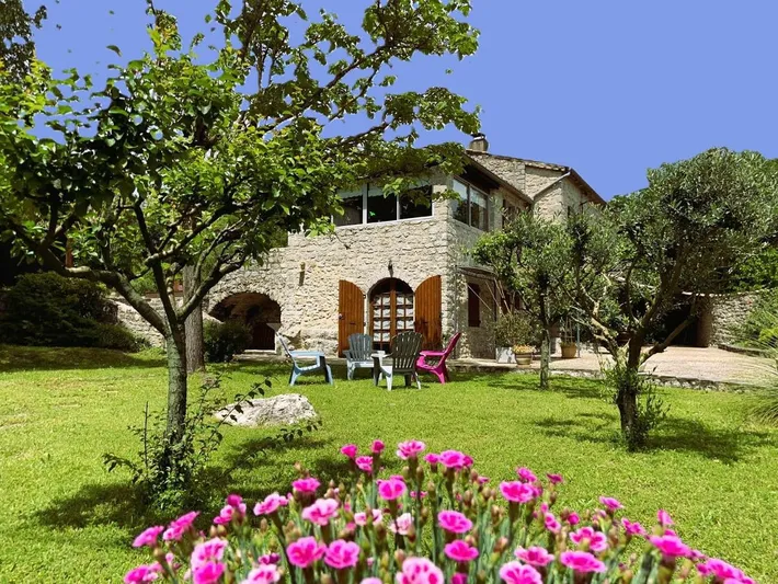 Alojamiento y desayuno para 2 personas, con jardín y terraza además de piscina y vistas - 1