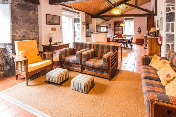 Location de vacances pour 6 personnes, avec jardin et balcon dans Furnas - 2