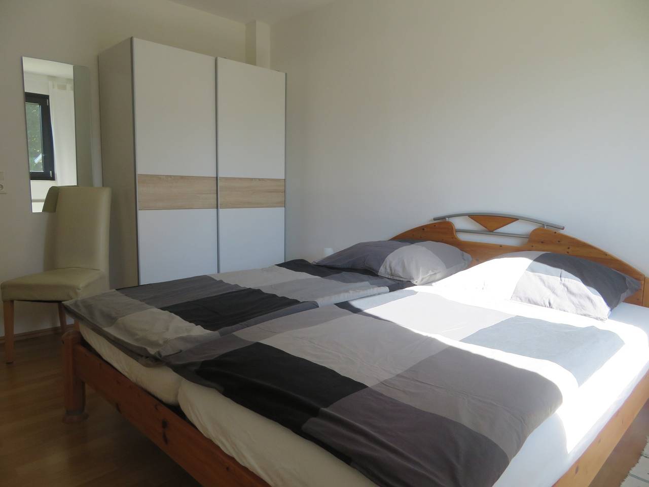 Appartement entier, Appartement 'Vollmarshausen' avec jardin commun et Wi-Fi in Lohfelden, Hessisches Bergland