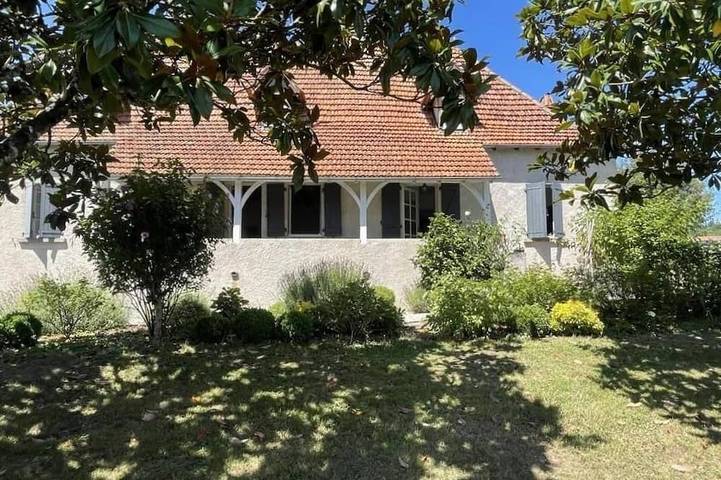 Gîte pour 5 personnes, avec jardin, animaux acceptés à Aynac