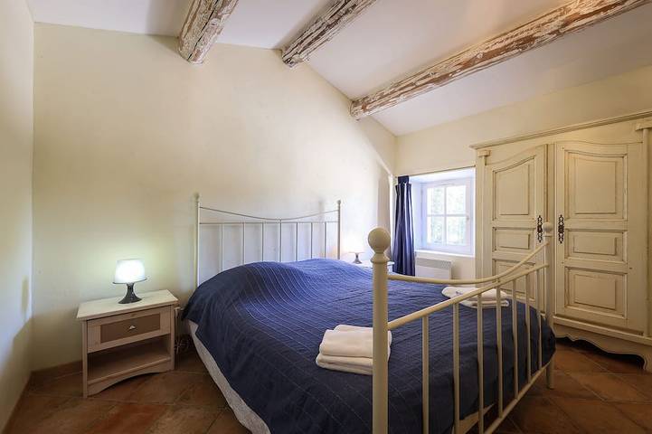 Gîte pour 26 personnes, avec jardin à Saint-Restitut - 4