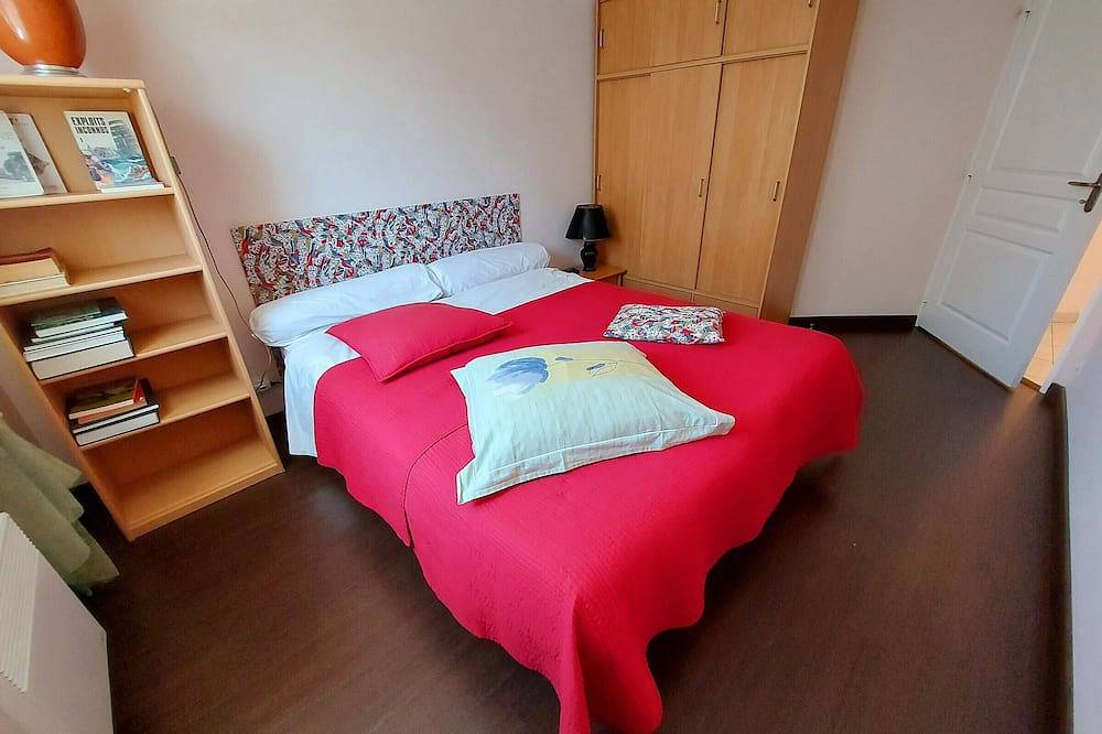 Apartamento entero, Apartamento luminoso con balcón, garaje y cercanía a comercios y actividades en Mayenne in Mayenne (desambiguación)