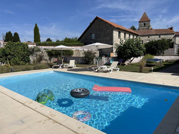Gîte pour 6 personnes, avec piscine à Chef-Boutonne - 2