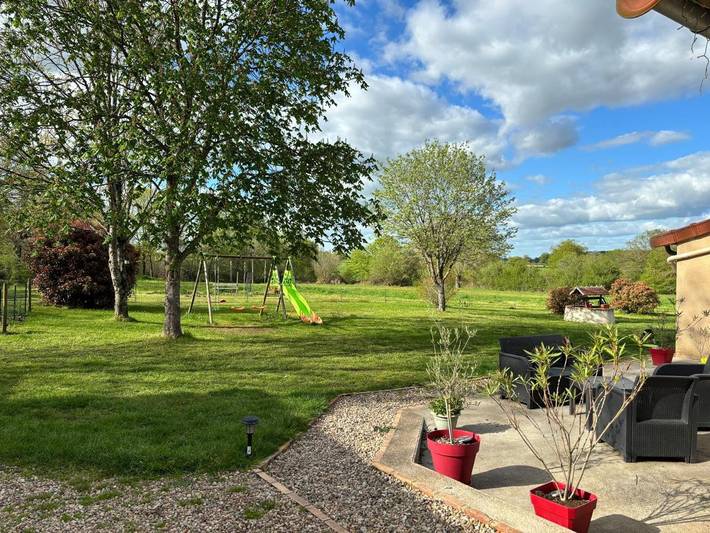 Location de vacances pour 4 personnes, avec jardin et vue à Saint-Bonnet-Tronçais - 2
