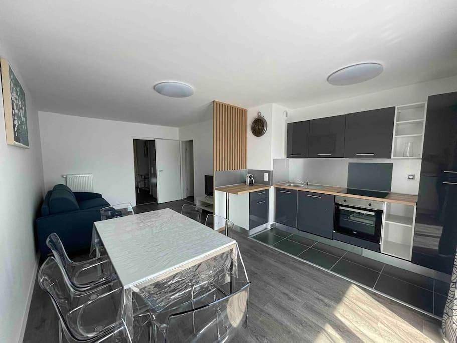 Appartement entier, Two-Bedroom Apartment in Longjumeau, Essonne