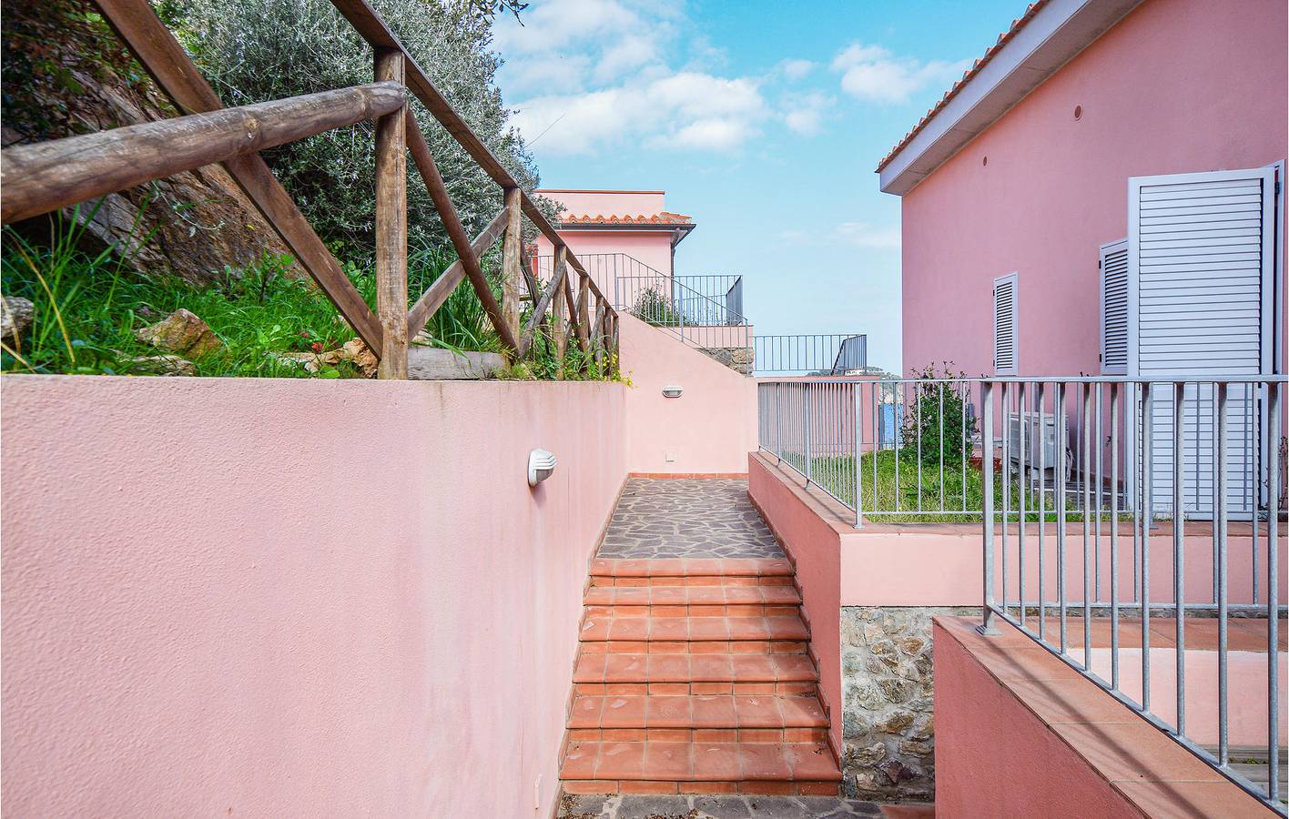 Appartamento vista mare con WiFi e parcheggio in Cavo, Isola d'Elba