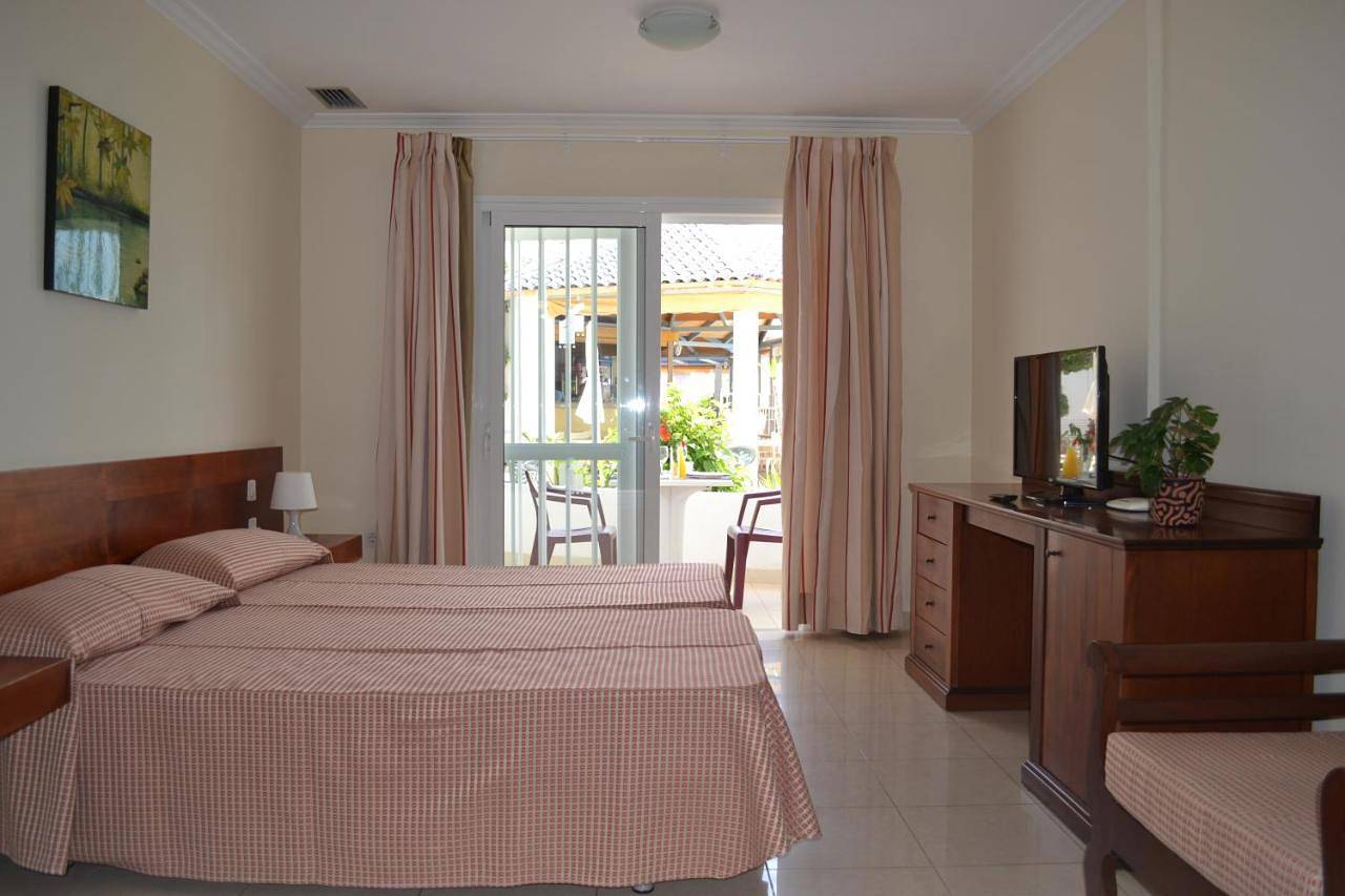 Apartamentos Garden Atlantis en Club Atlantis in Playa Puerto Colón, Adeje