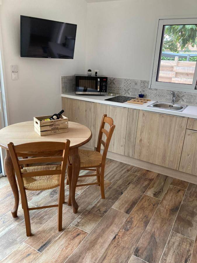 Location de vacances pour 5 personnes, avec vue ainsi que jardin et terrasse à Le Fenouiller - 3