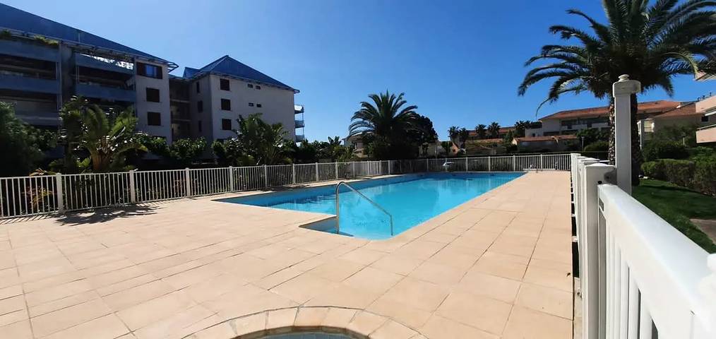 Gîte pour 4 personnes, avec balcon et piscine dans Golf Grand Jardin - 3