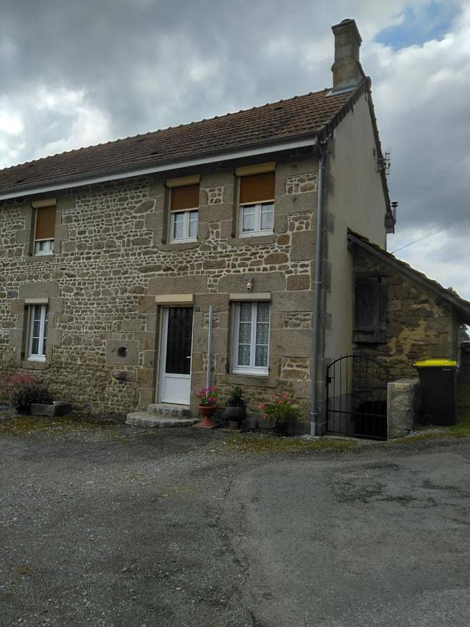 Location de vacances pour 6 personnes, avec Terrasse et Jardin à La Chapelle-Taillefert