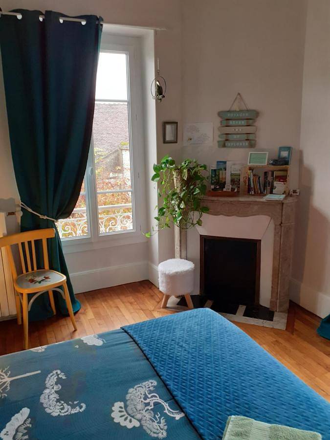 Gîte pour 2 personnes, avec Jardin et Vue dans Deux Rivières