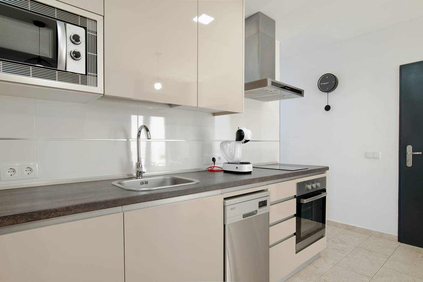 Apartamento entero, Apartamento 'Bellamar 4 Apartamento 2Dormitorios' con Wi-Fi y aire acondicionado in Playa Barbate, Barbate