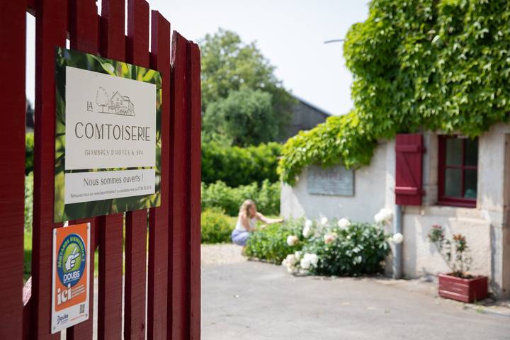 Chambre d’hôte pour 2 personnes, avec sauna ainsi que jacuzzi et jardin dans le Doubs - 3