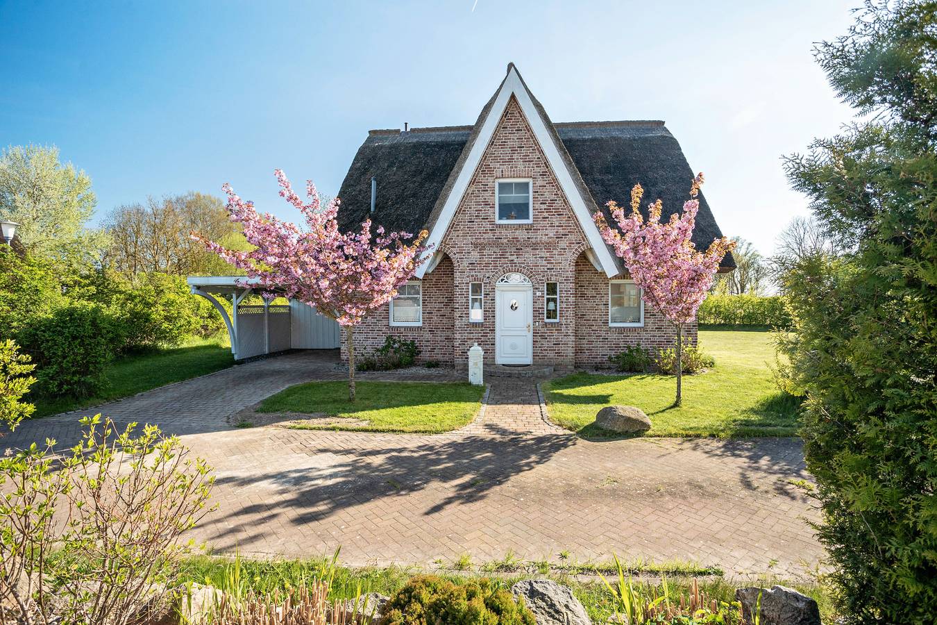 Ferienhaus 'Reethaus Meerferien' mit Meerblick, privater Terrasse und Wlan in Poseritz, Stralsund Umland