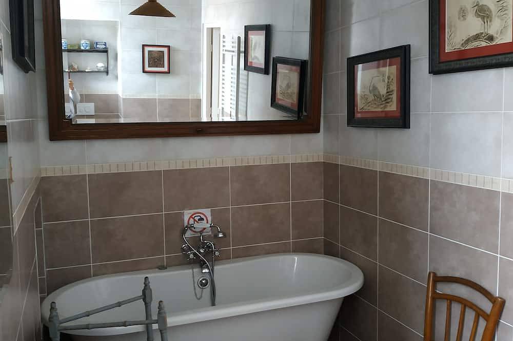 Grande maison familiale à Valognes in Valognes, Côte de la Déroute