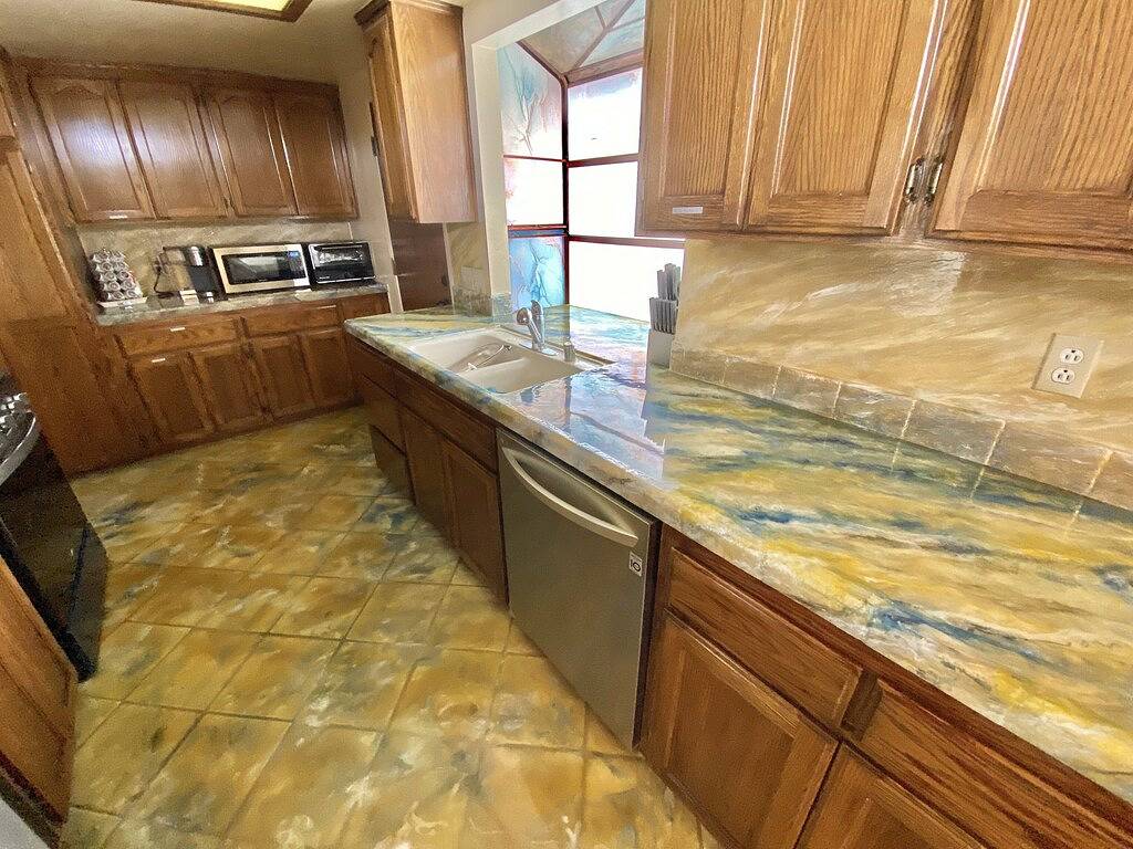 Near Disneyland And Convention Center 6 Bedroom 3 Bathroom in Anaheim, Orange County