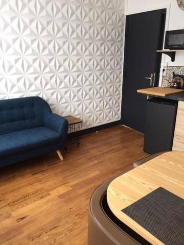 Appartement entier, One-Bedroom Apartment in Lisieux, Région de Lisieux