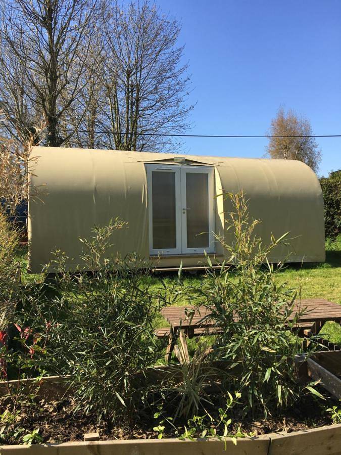 Camping pour 2 personnes, avec jardin ainsi que piscine et jacuzzi dans le Nord-Pas-de-Calais - 4