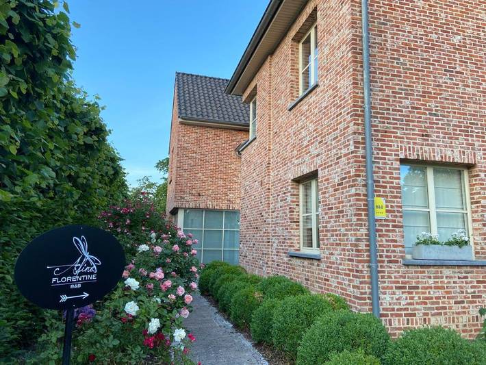 Chambre d’hôte pour 2 personnes, avec Terrasse ainsi que Jardin et Piscine à Wezembeek-Oppem