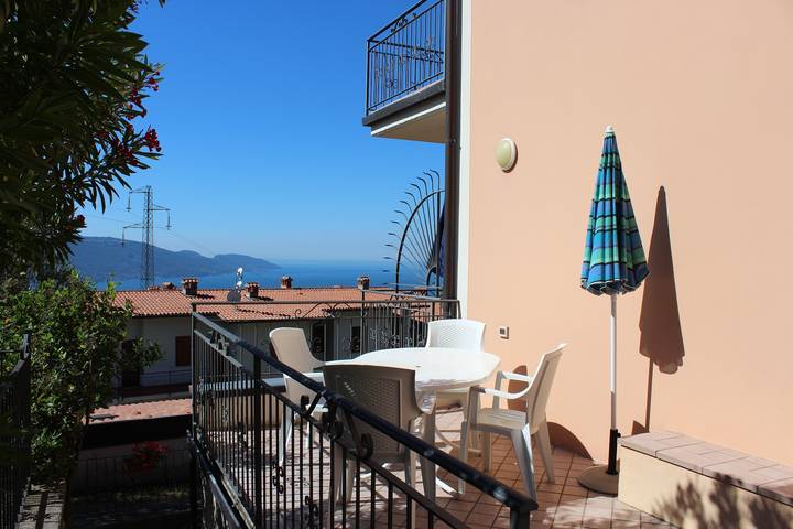 Ferienwohnung für 5 Personen, mit Terrasse und Garten sowie Seeblick in Tignale - 2