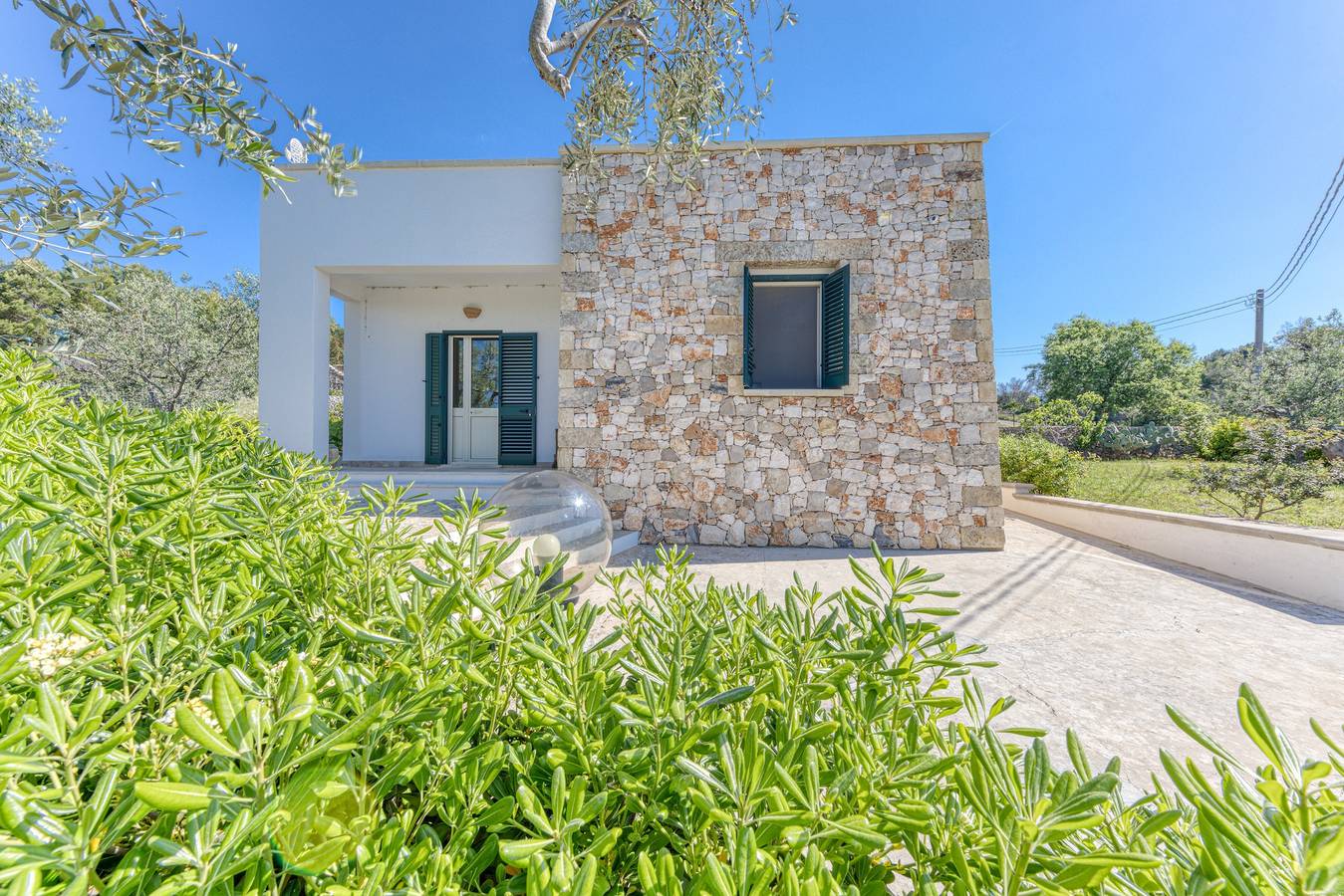 Villa Elena con vista mare, Wi-Fi e aria condizionata in Salve, Golfo di Taranto
