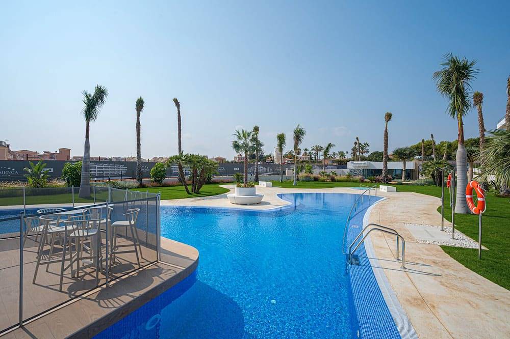 Entire apartment, Sol Golf Mar Flamenca Village by Villas&You in Playa Flamenca, Orihuela