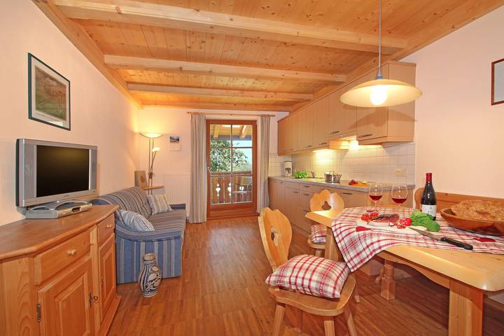 Apartamento inteiro, Apartamento 'Niglutsch - Schlern' com vista para a montanha, Varanda e Wi-Fi in Tiosels, Castelrotto