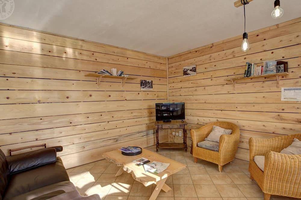 Gîte rural avec jardin et jeux pour enfants in Saint-Romain-en-Jarez, Loire