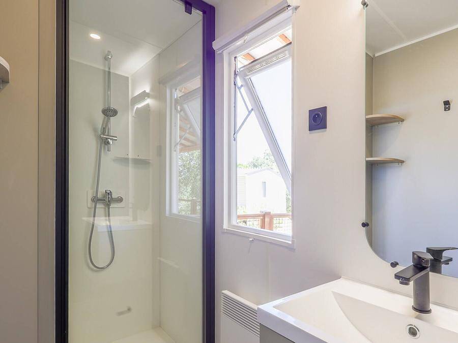 Camping El Garrofer - Mobilhome 4 personas - Premium | 2 Dormitorios | 4 Plazas | Salón Terraza | 1 Baño | Aire Acondicionado in San Pedro de Ribas, Garraf