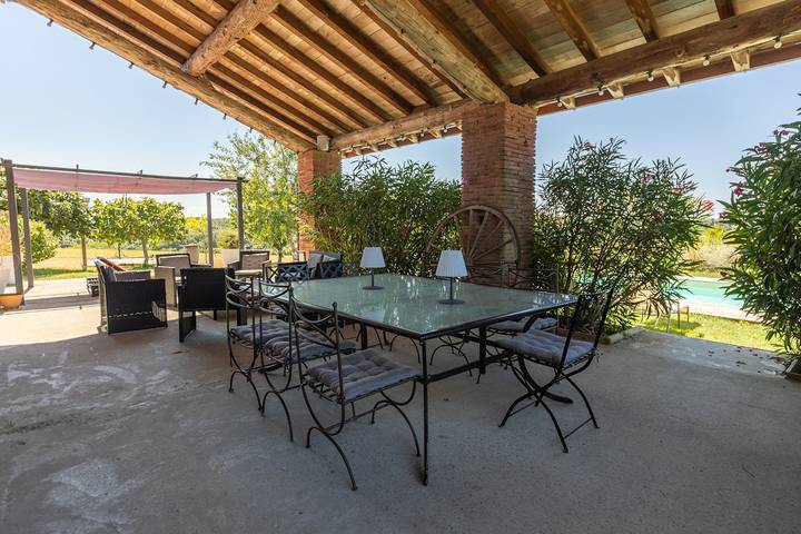Gîte pour 10 personnes, avec jardin ainsi que terrasse et piscine dans le Tarn - 4