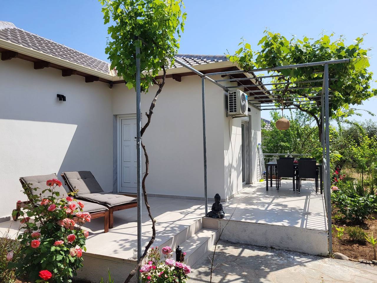 Strandnahes Ferienhaus mit privatem Garten in Chrisi Akti, Thassos