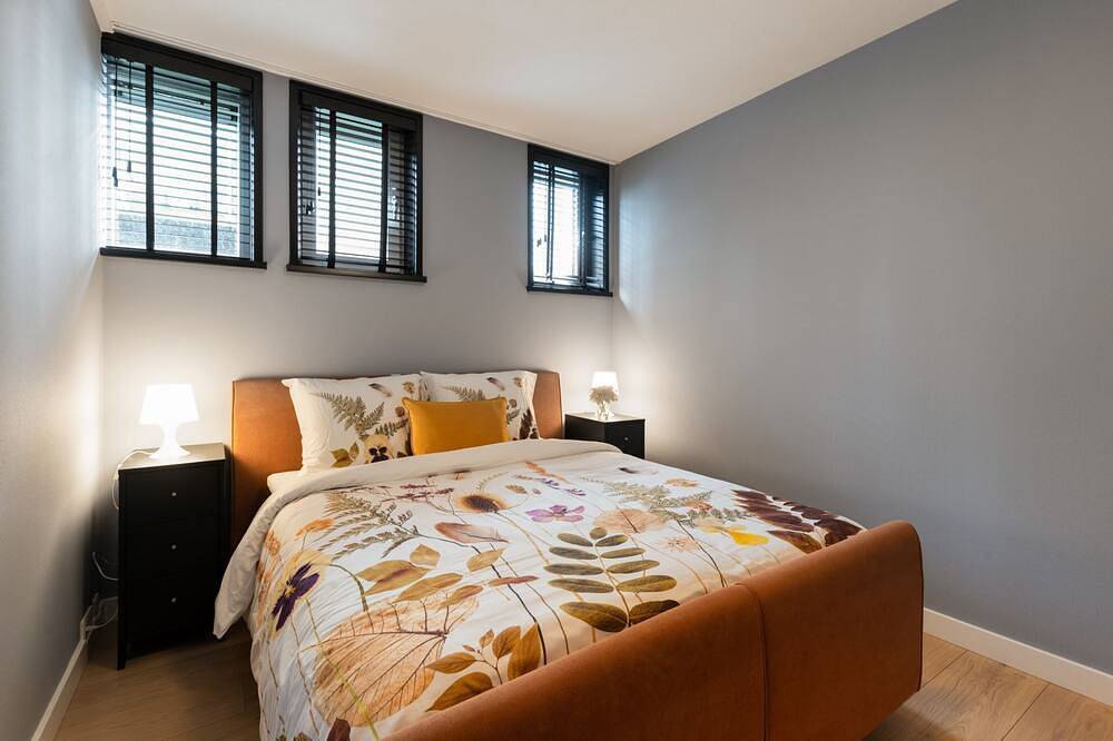 Stylish and fully equipped water villa with a large rooftop terrace — your perfect Amsterdam stay. in Amsterdam Oost, Holländische Küste