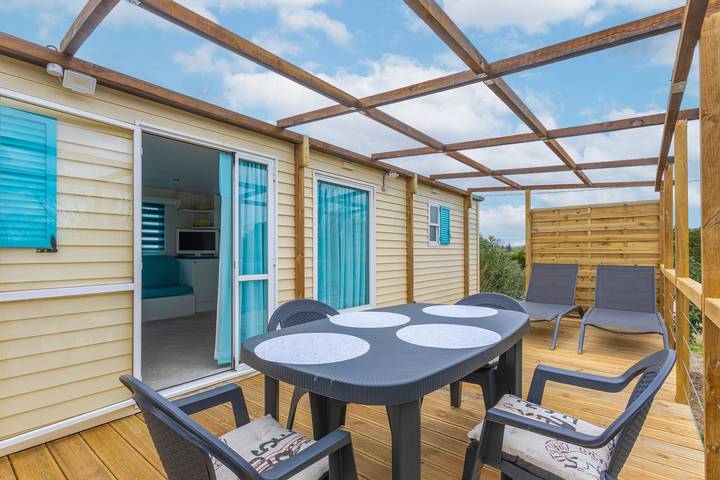 Camping pour 4 personnes, avec Balcon et Jardin à Roquebrune-sur-Argens