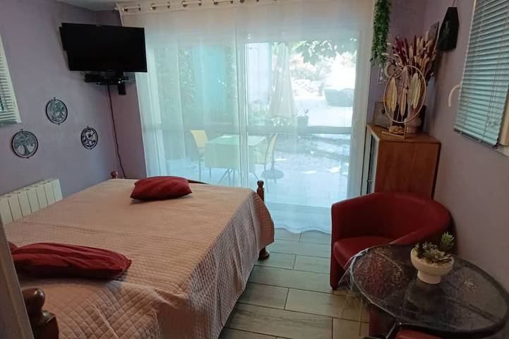 Gîte pour 2 personnes, avec Jardin à Cendras - 4