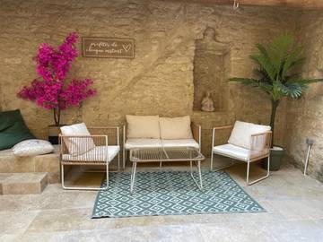 Gîte pour 6 personnes, avec terrasse à Cornillon-Confoux
